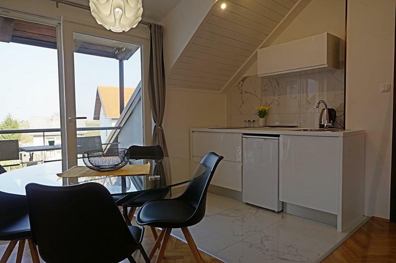 Apartman Studio Sonas 3 With Free Private Parking Karlovac Luaran gambar